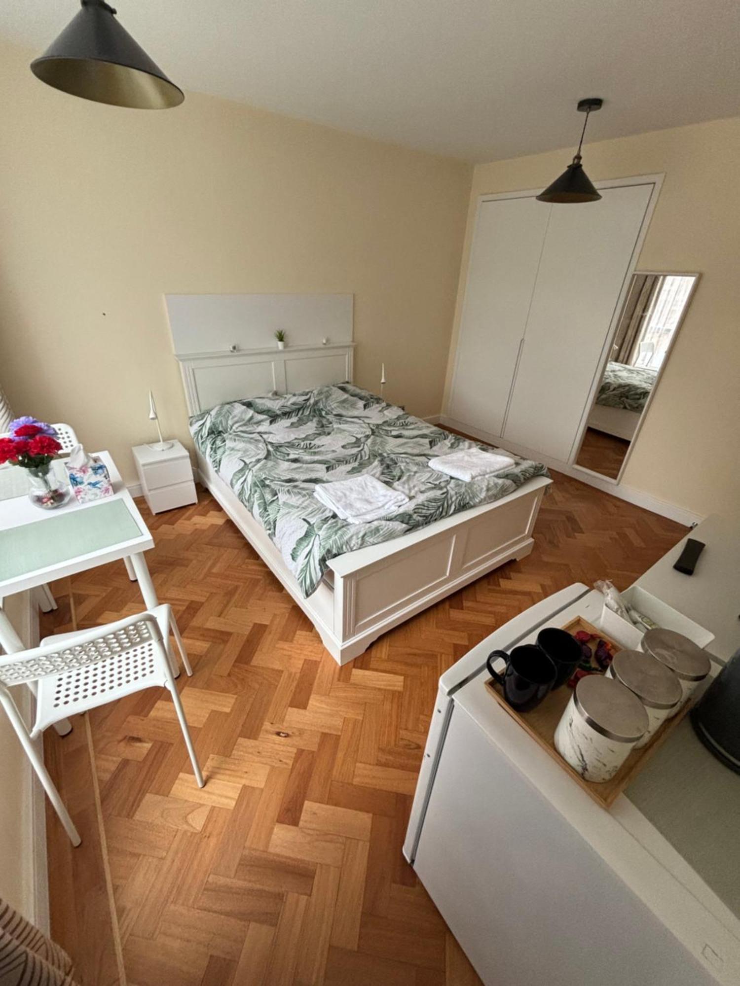 Wembley Stadium Large Double Room Лондон Экстерьер фото